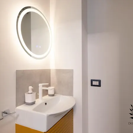 Apartment Domus Trionfale - 8 Min Walk To Vatican, 500mt To Metro A, A-c *