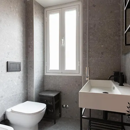 Apartment Domus Trionfale - 8 Min Walk To Vatican, 500mt To Metro A, A-c *